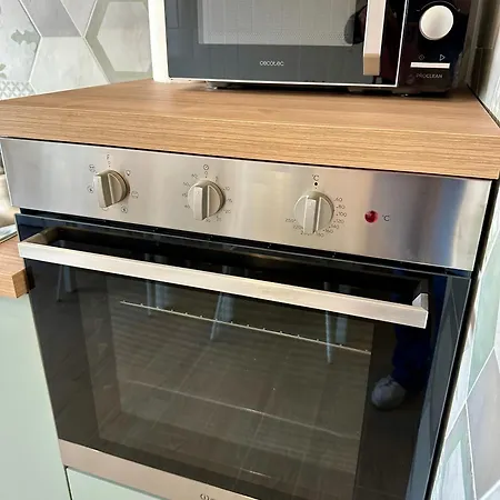 Monti Tiburtini 公寓 *